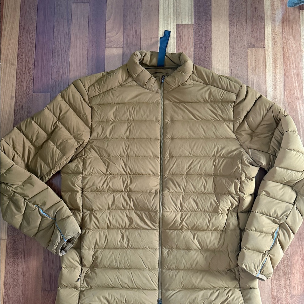 Lululemon Men's Tan Puffer Jacket